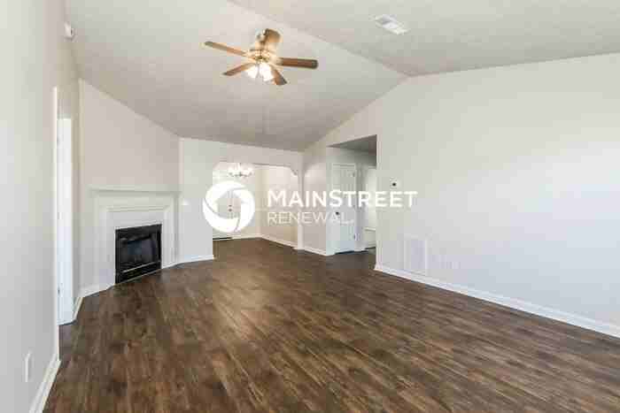 9430 Sleepy Hollow Ln - Photo 4 of 18