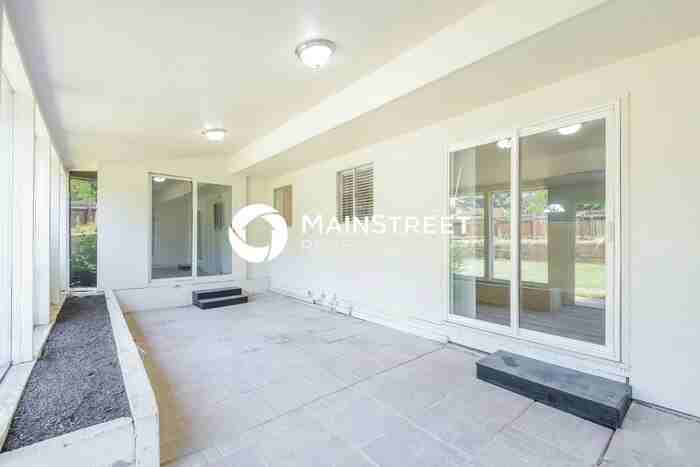 1659 Cottonwood St - Photo 7 of 17