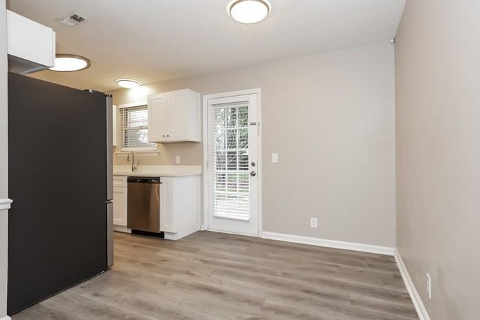 105 Bordeaux Ct - Photo 6 of 16