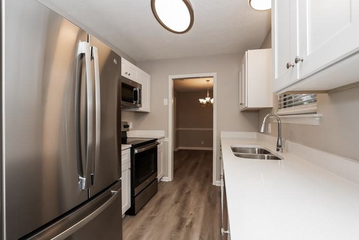 105 Bordeaux Ct - Photo 7 of 16