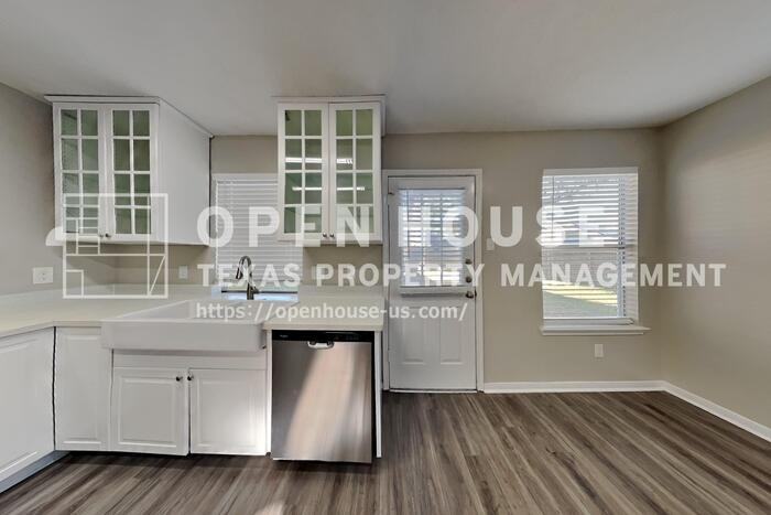 5418 Gosforth Dr - Photo 6 of 22