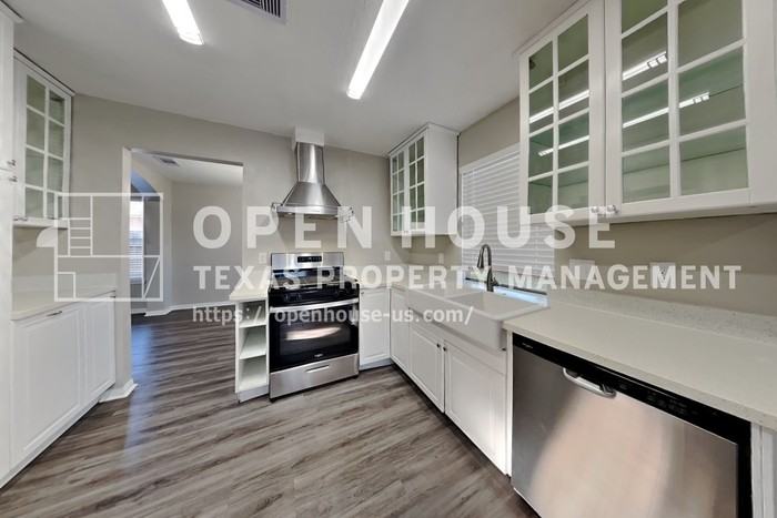 5418 Gosforth Dr - Photo 7 of 22