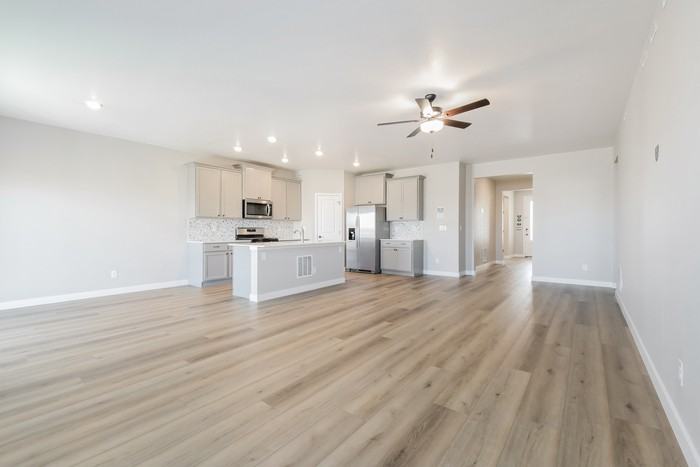 9452 Truckee Ct - Photo 4 of 16