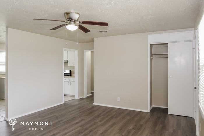 111 Grant Dr - Photo 3 of 11