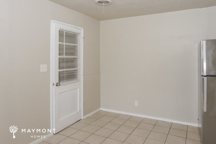 111 Grant Dr - Photo 4 of 11