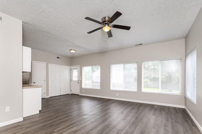 1218 Sunset Dr - Photo 6 of 14