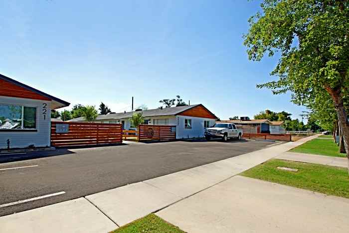 217 N Elm St #H - Photo 2 of 15