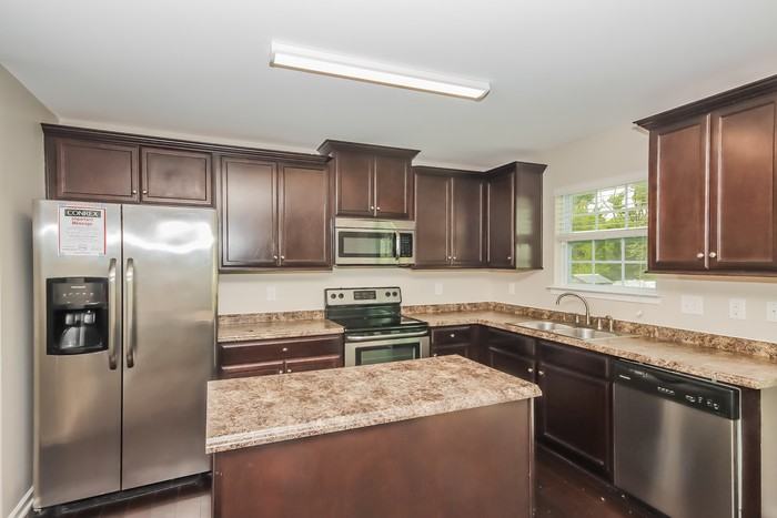 1402 Kent Downs Ave Sw - Photo 4 of 9