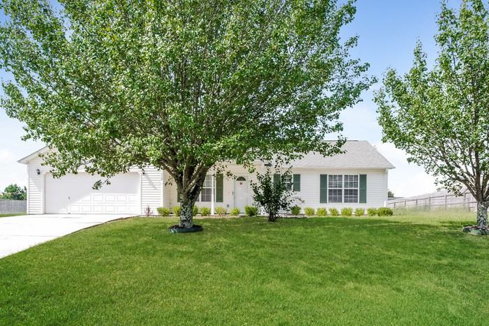 112 Fox Chase Trl - Photo 3 of 11