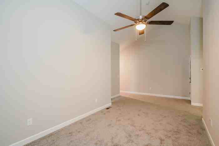 506 Highland Ct - Photo 4 of 10