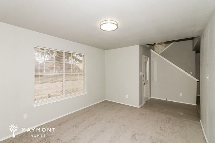 15426 Baxter Ave - Photo 7 of 16