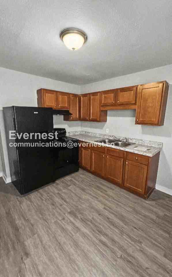 1018 4th Ave W #2 - Photo 2 of 16