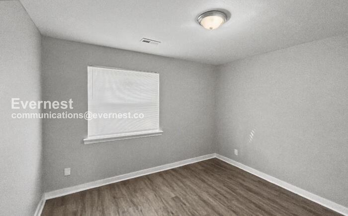 1018 4th Ave W #2 - Photo 7 of 16