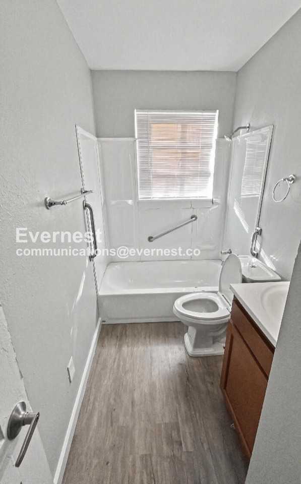 1018 4th Ave W #3 - Photo 7 of 16