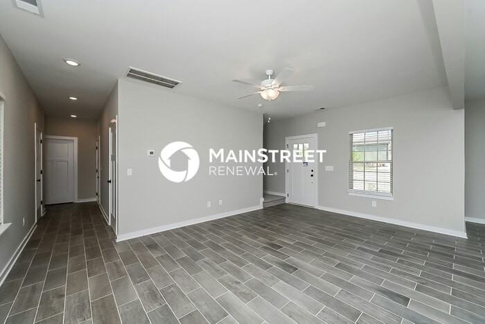 5405 Nancy Seward Dr - Photo 4 of 17