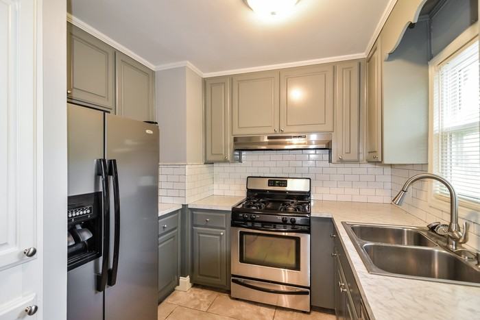 1151 Lombard Dr - Photo 5 of 11