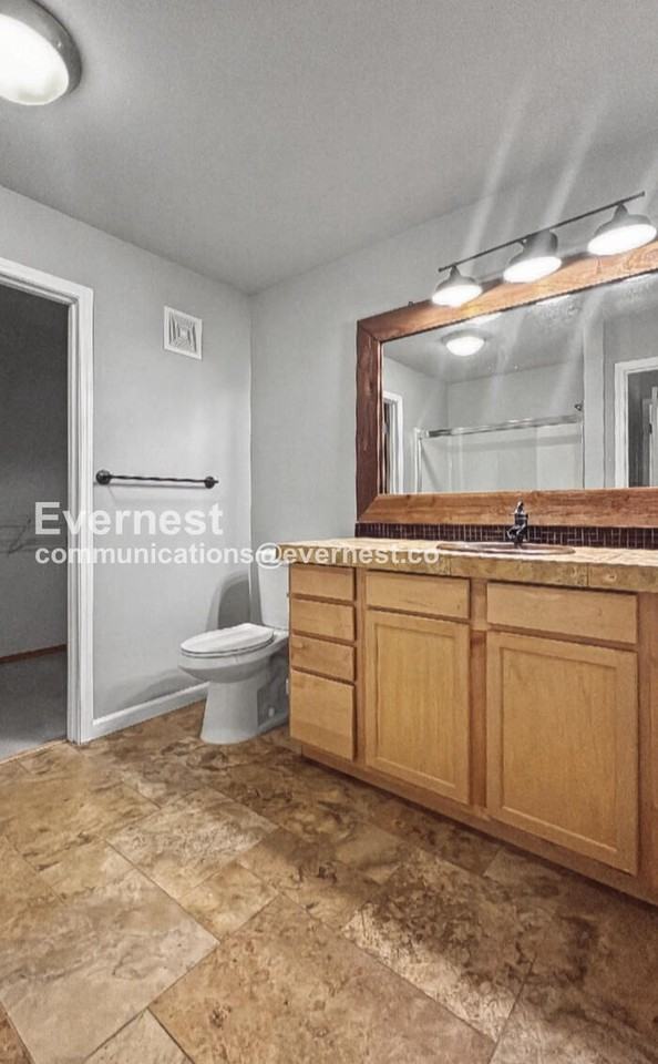 1698 25th Pl Ne #303 - Photo 7 of 15