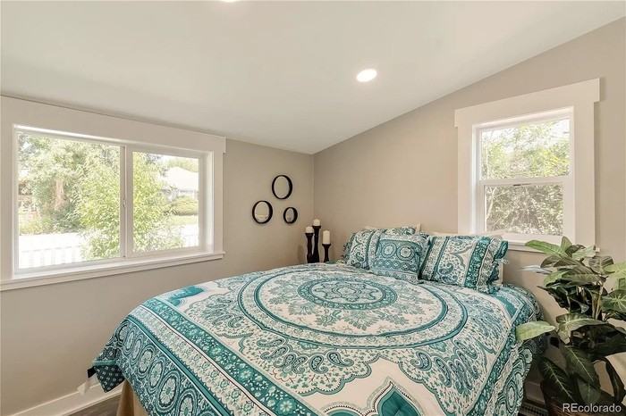 2868 Benton St - Photo 7 of 11