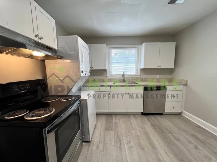 6811 Doby Dr - Photo 3 of 38