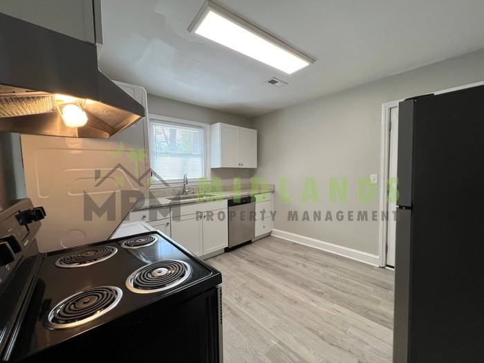 6811 Doby Dr - Photo 4 of 38