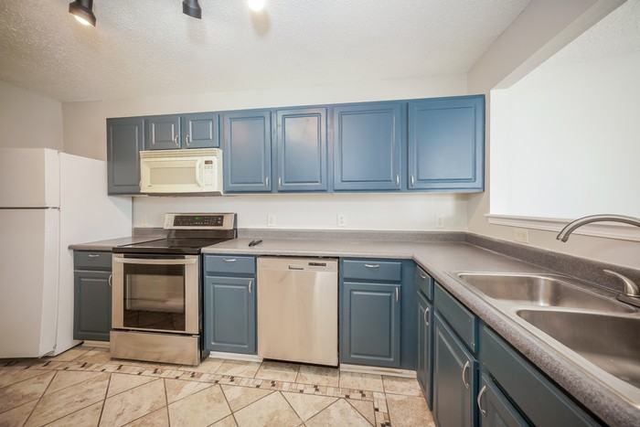 2347 Layton Ln - Photo 7 of 13