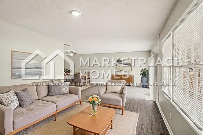 8219 Sussex Dr - Photo 4 of 18