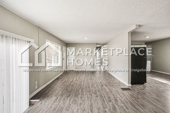 8219 Sussex Dr - Photo 5 of 18