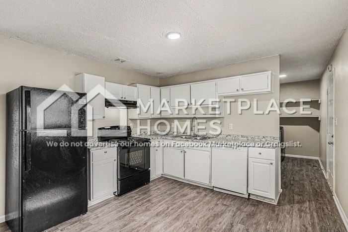 8219 Sussex Dr - Photo 7 of 18