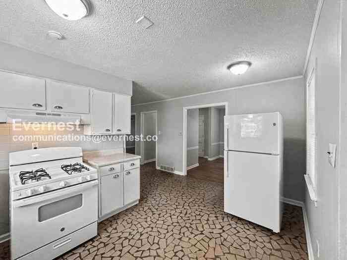 3199 Gina Dr - Photo 3 of 30