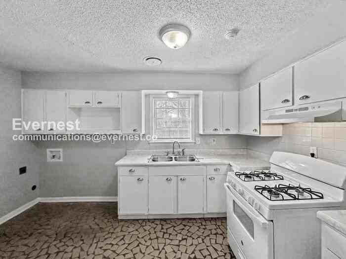 3199 Gina Dr - Photo 4 of 30