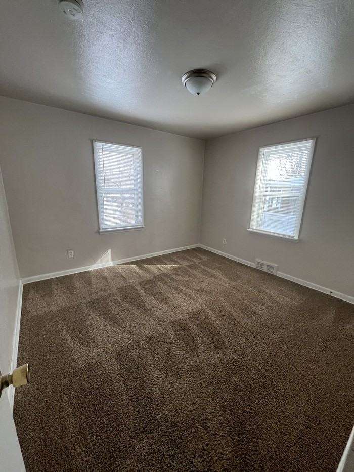 9812 Balboa Dr - Photo 7 of 9