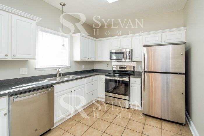 9216 Windsor Lake Blvd - Photo 5 of 16