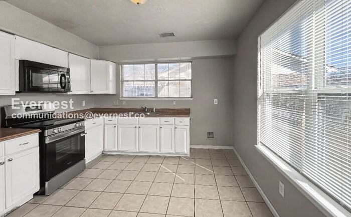 15915 Rosebriar Dr - Photo 2 of 22