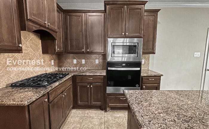 6214 Oxford Lake Dr - Photo 5 of 31