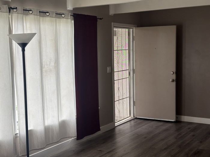 1018 Badgley Dr - Photo 4 of 16