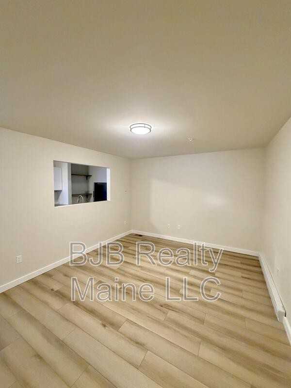 156 Woodford St #2 - Photo 4 of 6