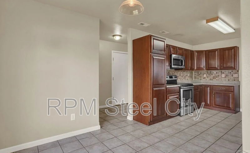 2004 Mirror Ct - Photo 6 of 20