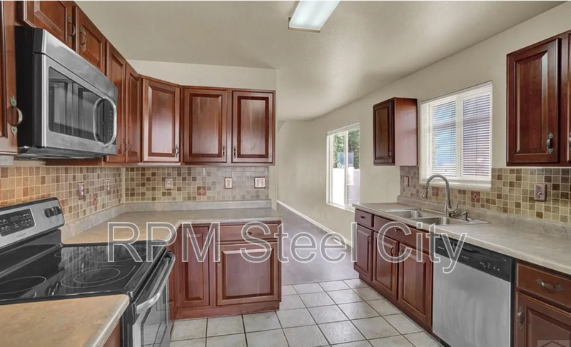 2004 Mirror Ct - Photo 7 of 20