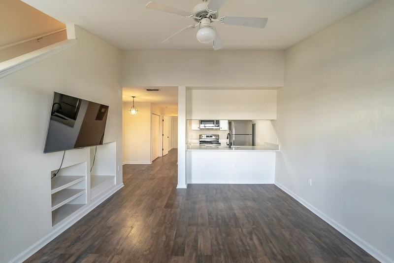 2738 W Tharpe St #702 - Photo 2 of 17