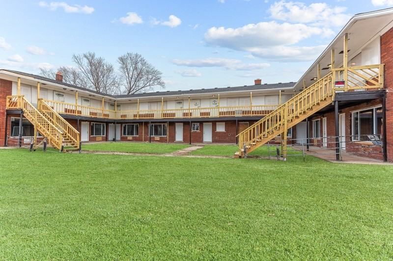 11411 Wyoming St - Photo 2 of 9