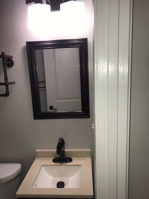 830 18th St Ne #B - Photo 7 of 10