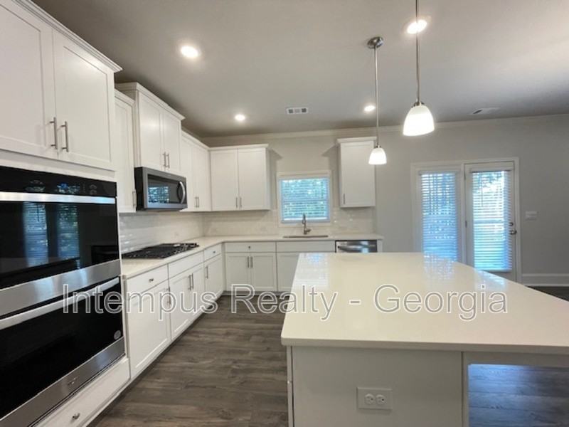 44 Garnet Dr - Photo 6 of 47