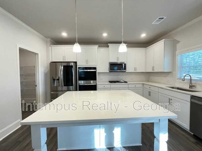 44 Garnet Dr - Photo 7 of 47