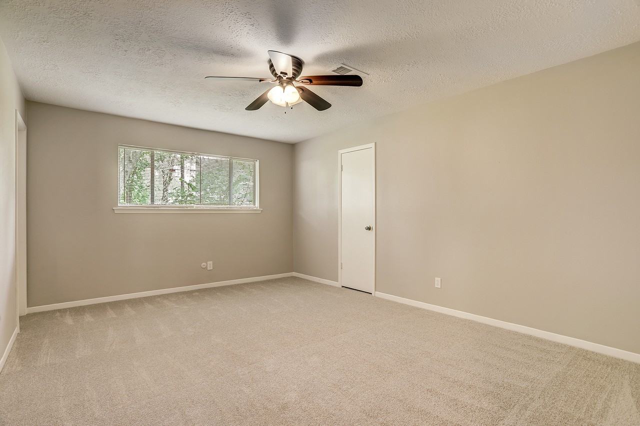 6407 Crestside Dr #1 - Photo 3 of 11