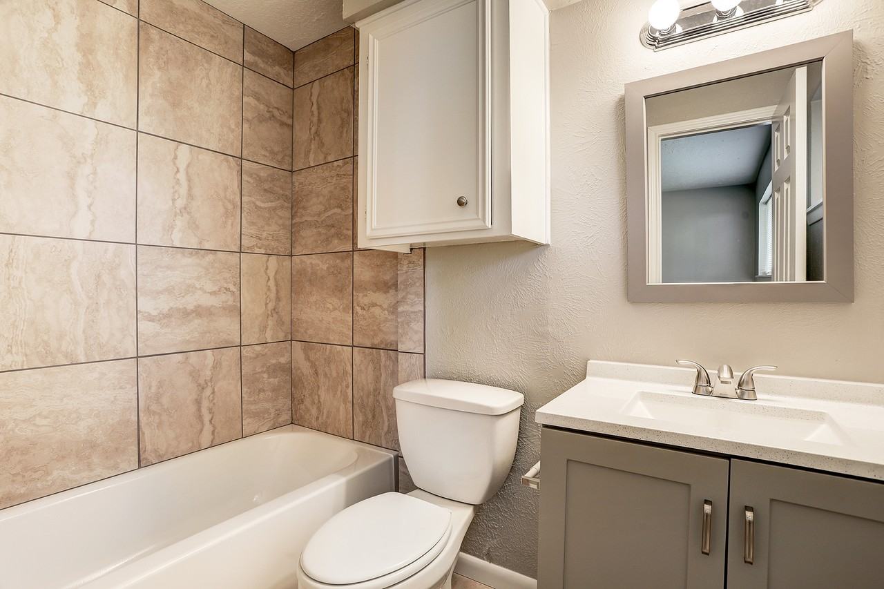 6407 Crestside Dr #1 - Photo 4 of 11