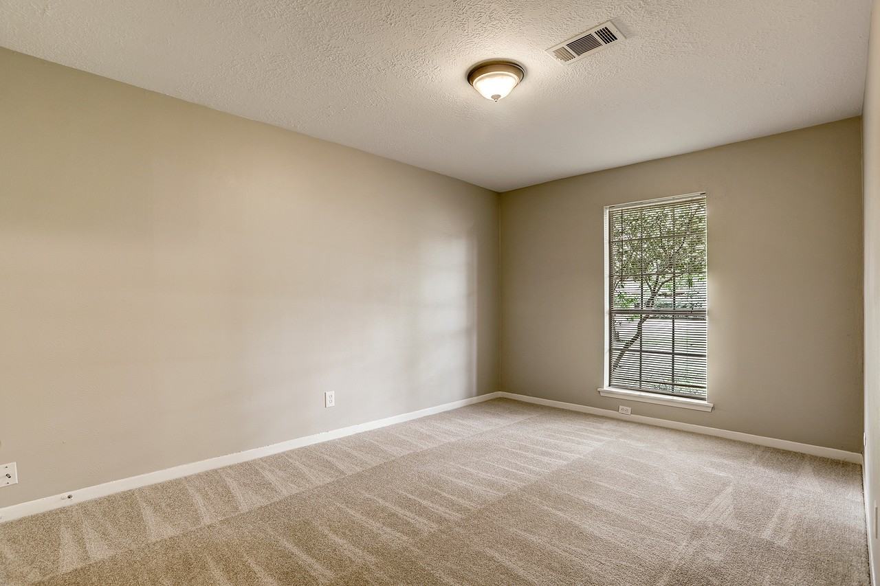 6407 Crestside Dr #1 - Photo 5 of 11