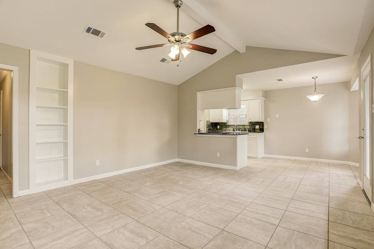 6407 Crestside Dr #1 - Photo 7 of 11