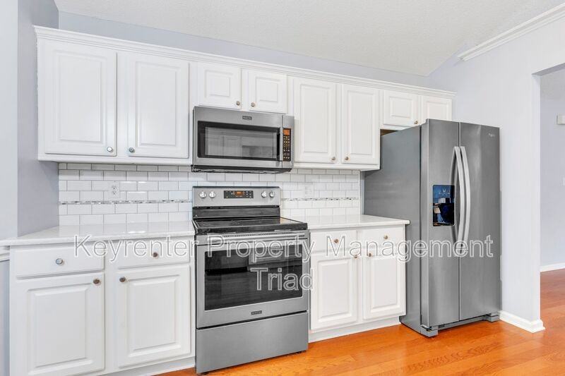 1 Brandywine Cir - Photo 4 of 30