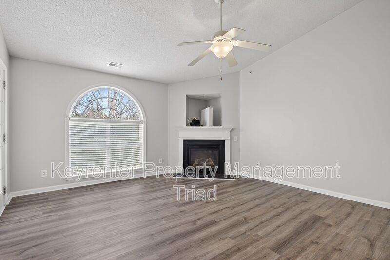 4285 Cedarcroft Ct #3B - Photo 3 of 28