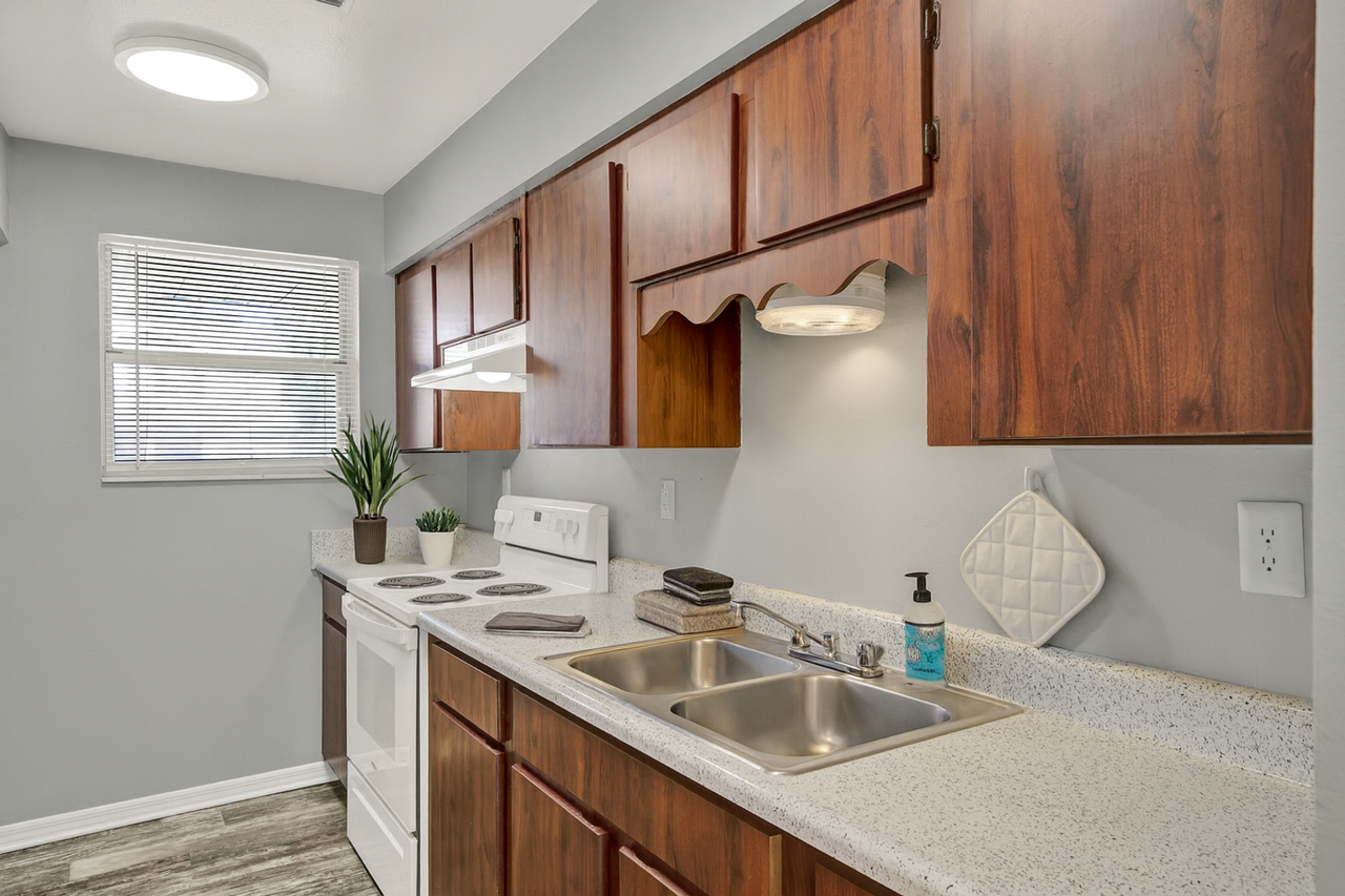 205 Whispering Oaks Ct - Photo 2 of 11